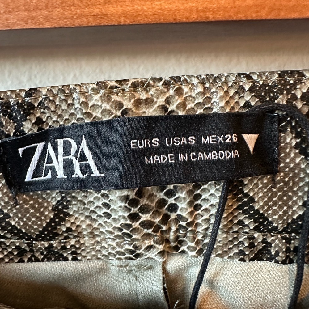 Zara Snakeskin Pleather Pants - Picture 2 of 4